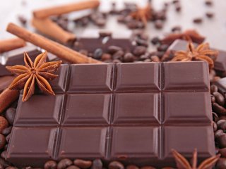 4 مورد از فواید شکلات تلخ